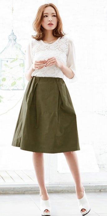 タック入り微起毛タフタスカート「Pierrot」2,410円（税込）／画像提供：Pierrot