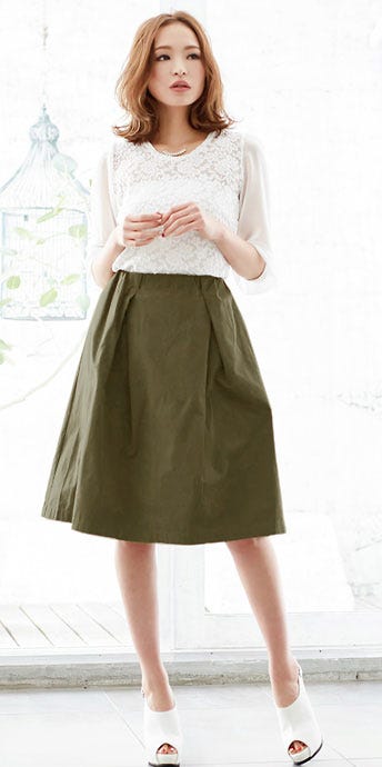 タック入り微起毛タフタスカート「Pierrot」2,410円(税込)/画像提供:Pierrot