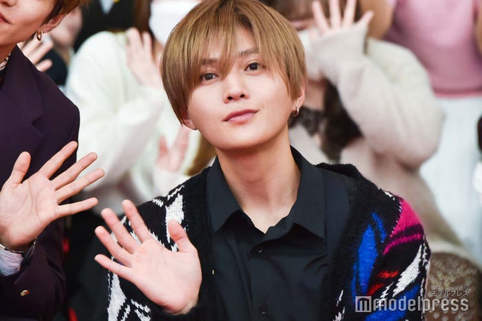 ハイトーンヘアの八木勇征 (C)モデルプレス