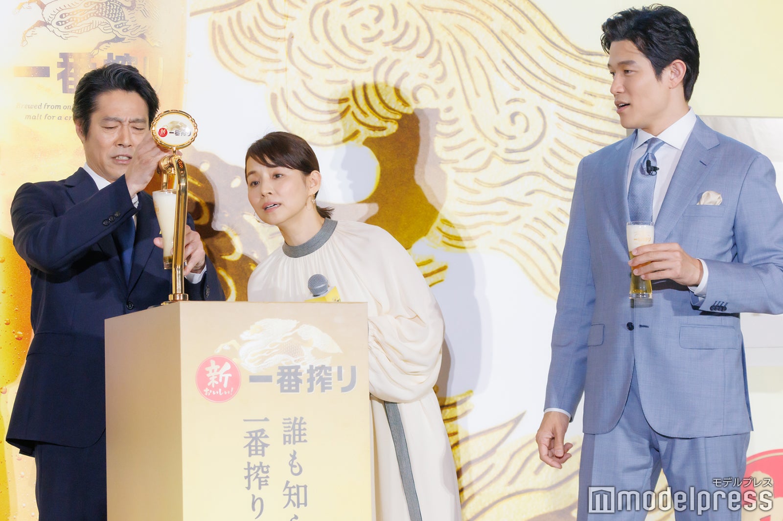 堤真一、石田ゆり子、鈴木亮平（C）モデルプレス