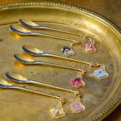 チャーム付きマドラー(ランダム6種)税込1,100円※ドリンクとセットで購入可能(C)Disney