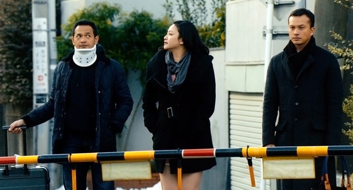 オカ・アンタラ、アグニ・プラティスタ、ニコラス・サプットゥラ/映画「第三の変数」より(C)2018 The Japan Foundation, All Rights Reserved