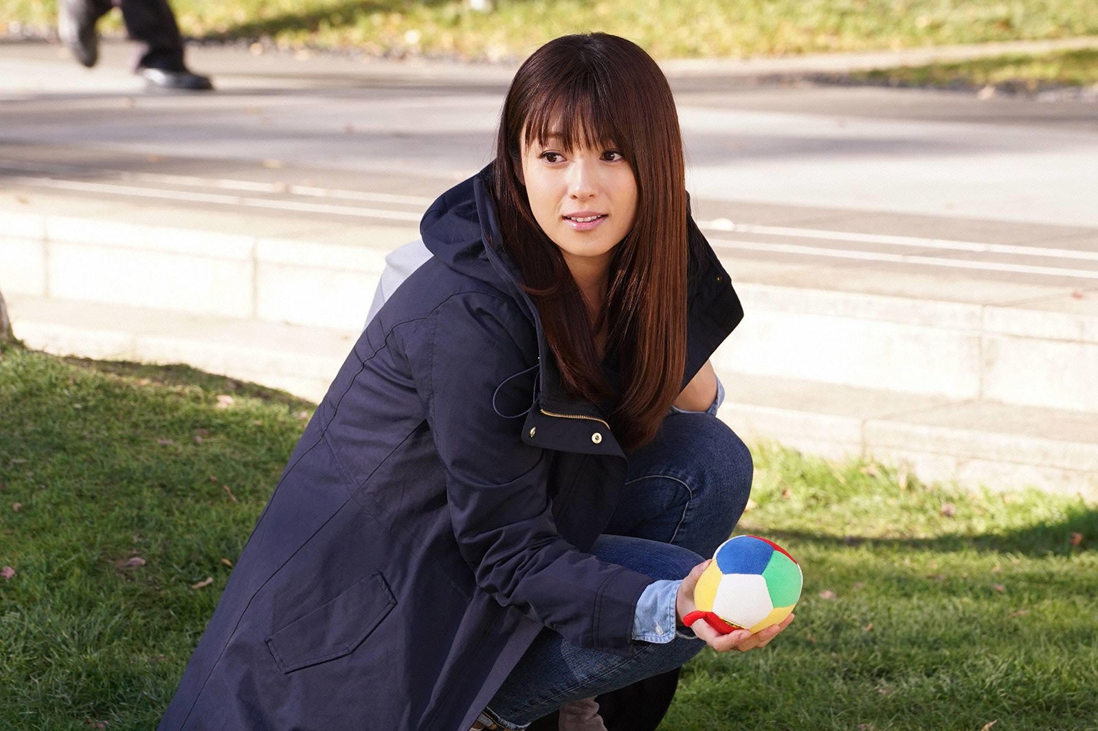 深田恭子／「隣の家族は青く見える」第1話より（C）フジテレビ