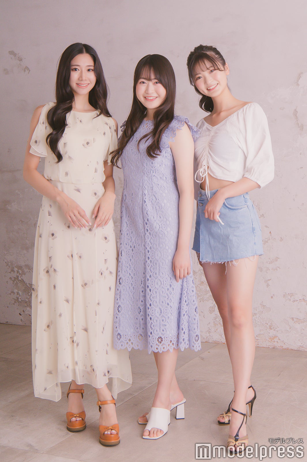 （左から）斎藤恭代さん、愛乃さん、HANAさん（C）モデルプレス