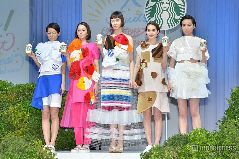 （左から）入夏、満島みなみ、水原佑果、真間玲奈、麻宮彩希