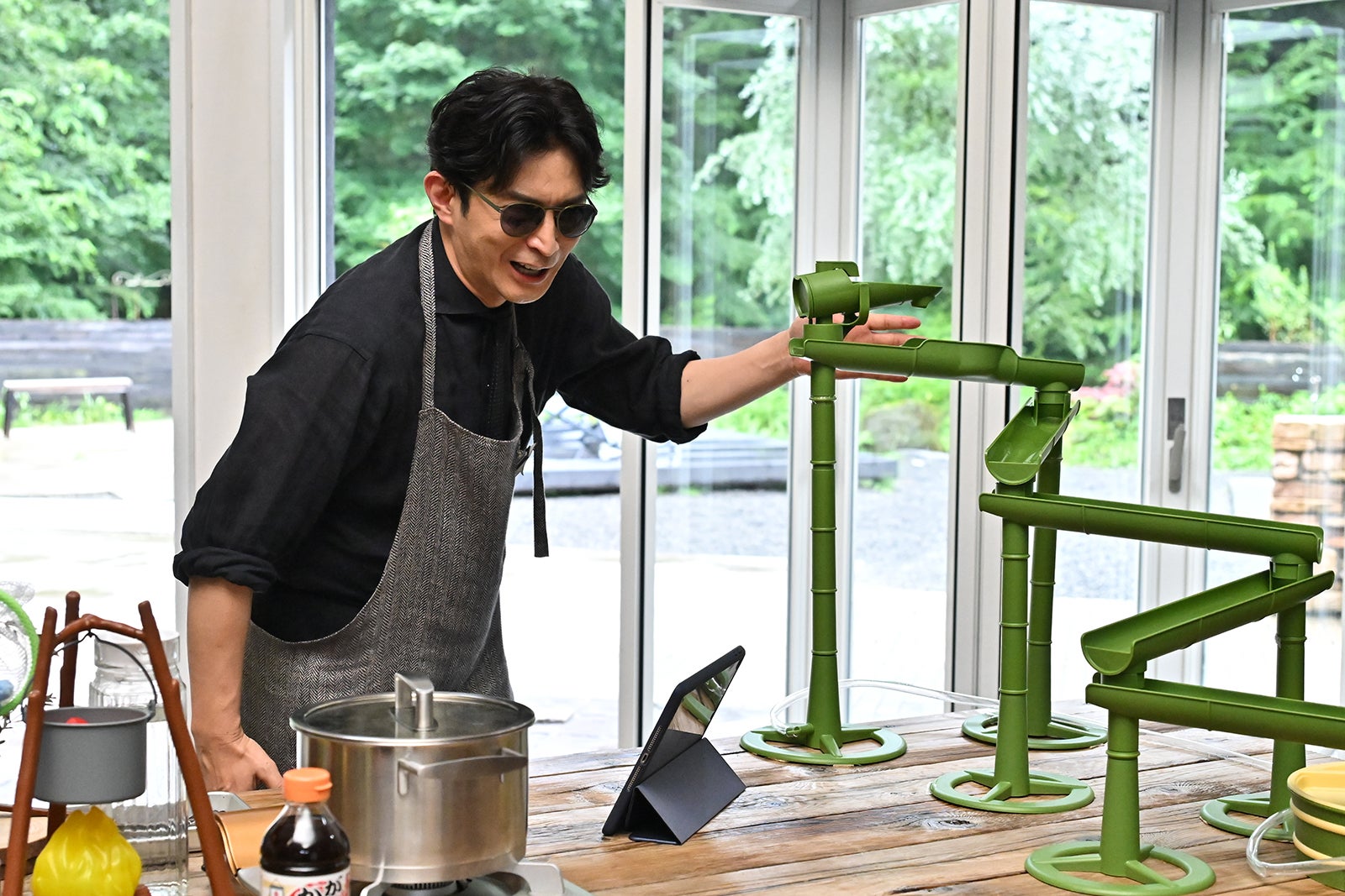 西園寺さんは家事をしない 松村北斗さん着用 エプロン - メルカリ