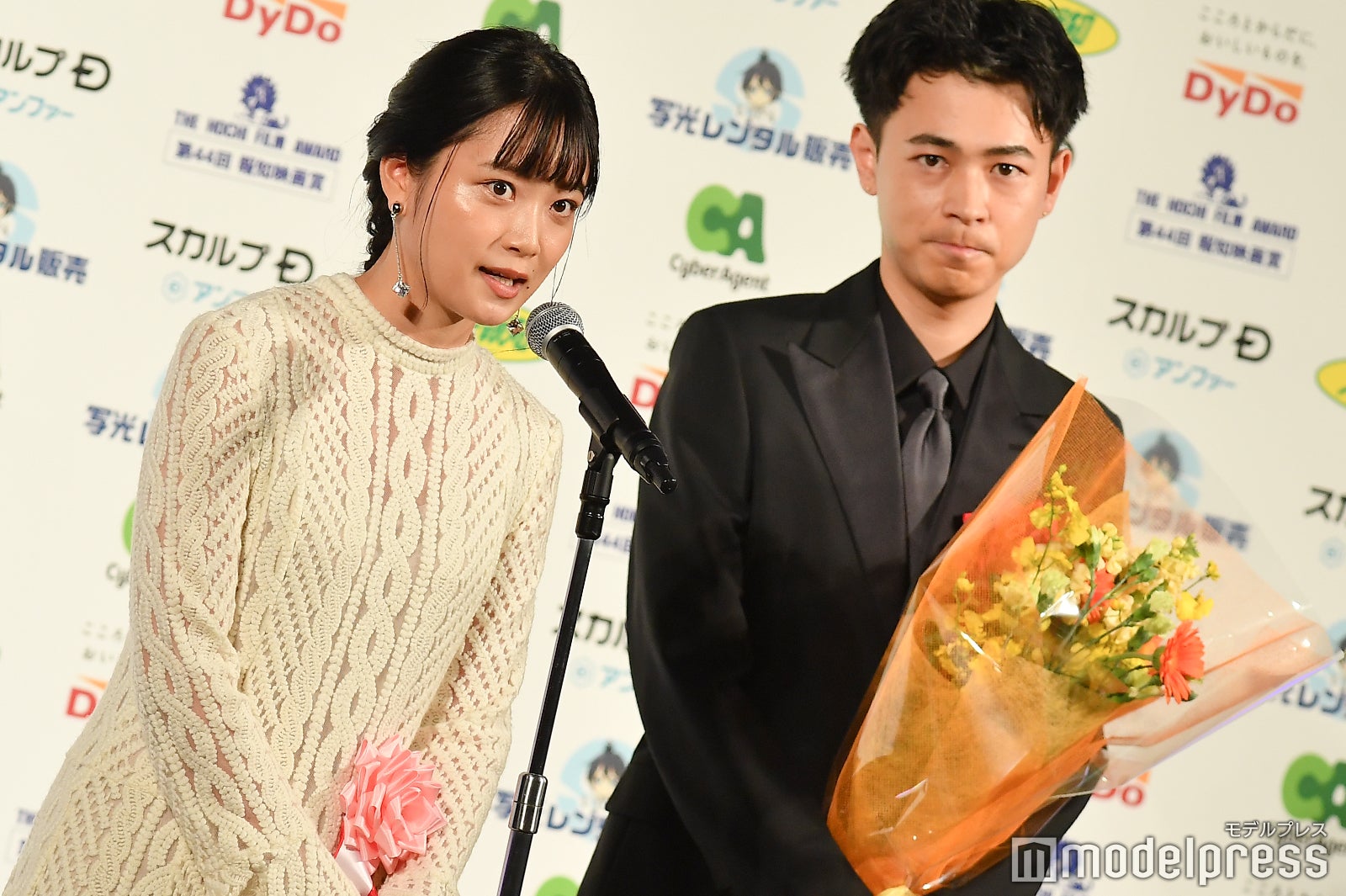 （左から）深川麻衣、成田凌（C）モデルプレス