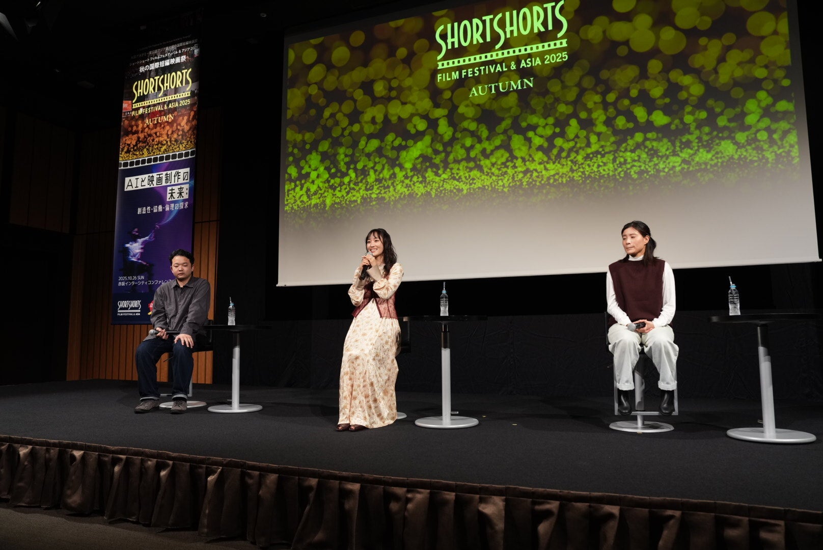 松尾巧監督、菅井友香、孫明雅監督（C）TopCoat