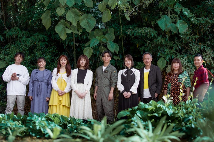 (左から)あきぽん、ちぃ、せん姉、あやかん、隊長、たみフル、マンハッタン、パチゆみ、ギタりん/Netflixリアリティシリーズ「あいの里 シーズン2」世界独占配信中