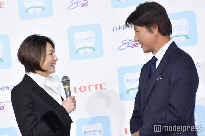 米倉涼子、草刈正雄 (C)モデルプレス