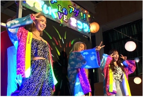 （左から）FUKA、赤荻瞳、伊藤桃々（C）TBS