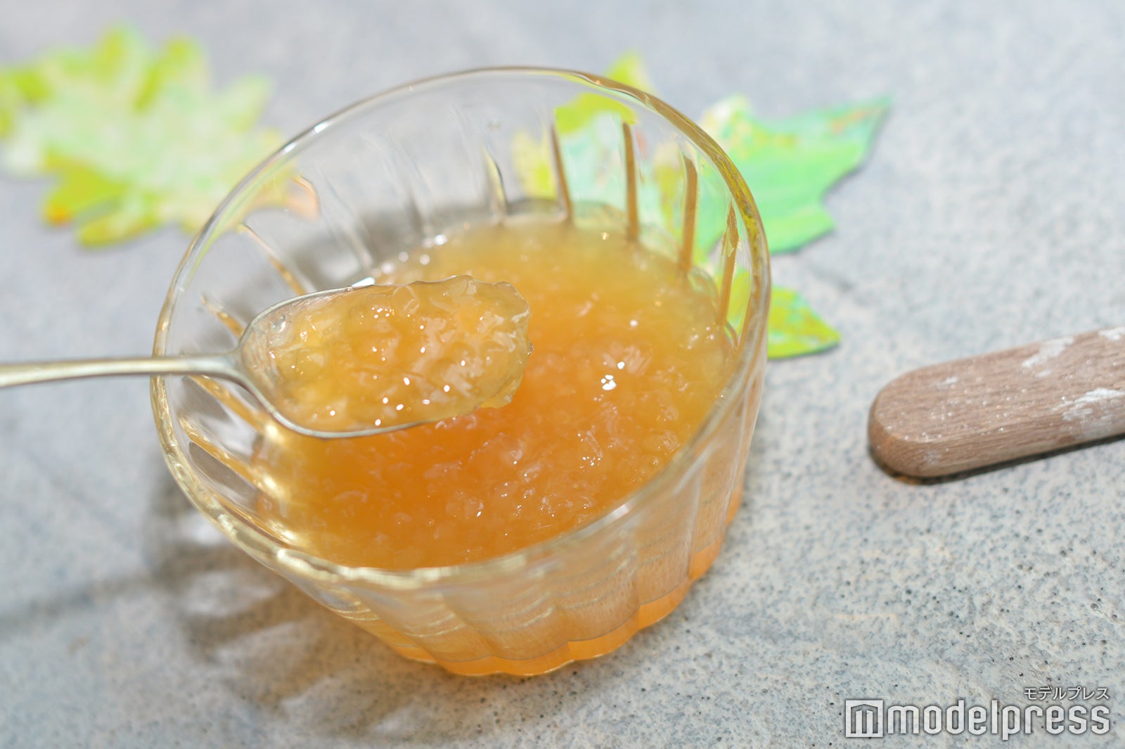 キラキラと輝くペアーコンポート （C）モデルプレス