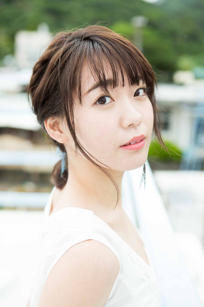 斉藤朱夏1st写真集「裸足。」(東京ニュース通信社刊) 斉藤朱夏(C)モデルプレス