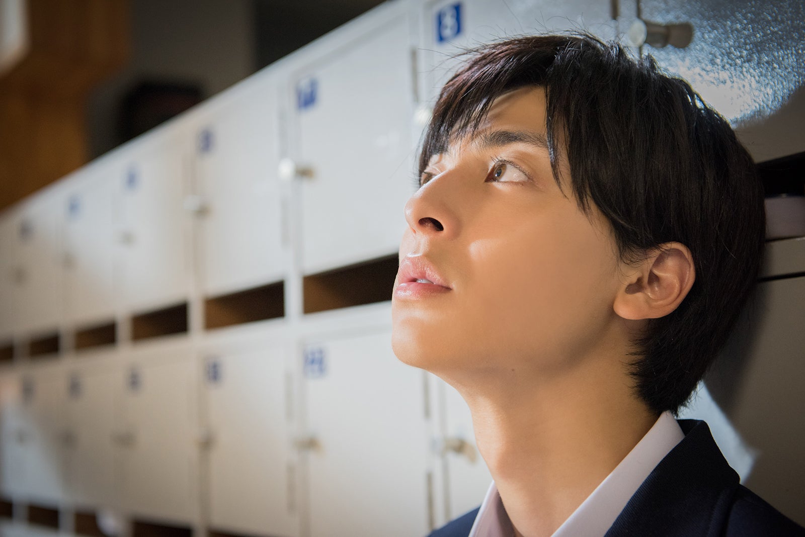 爽やかな横顔に釘付け／メイキングカット（提供写真）