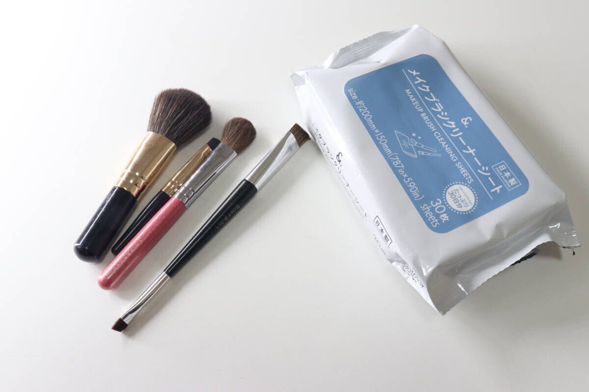 ダイソー　＆．メイクブラシクリーナーシート（30枚）　メイクブラシ