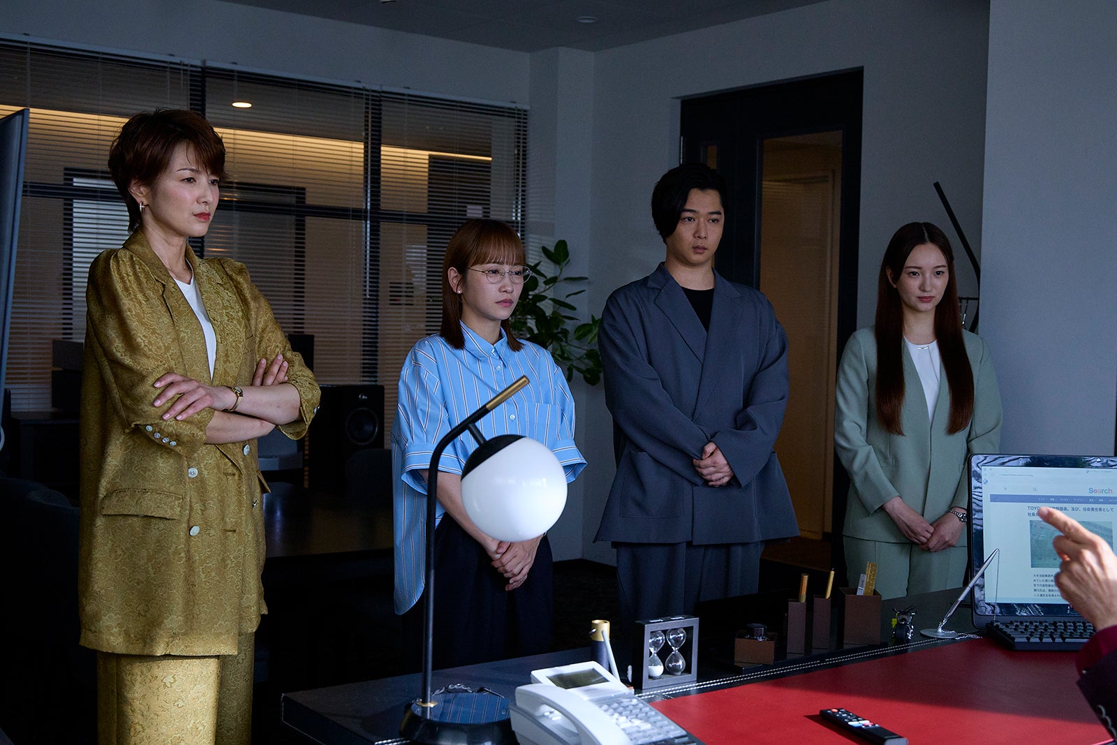 （左から）吉瀬美智子、川栄李奈、千葉雄大、華優希「ダメマネ！ －ダメなタレント、マネジメントしますー」最終話（C）日本テレビ