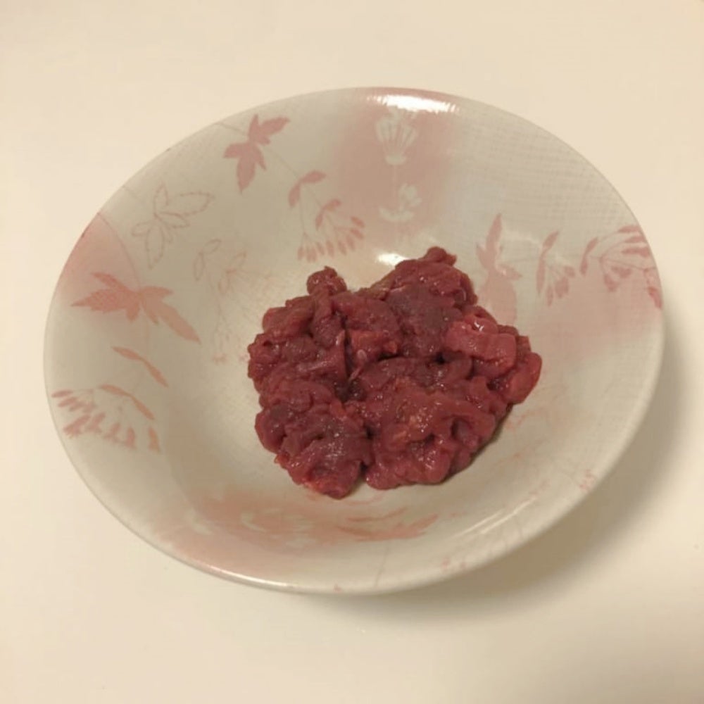 解凍した馬肉