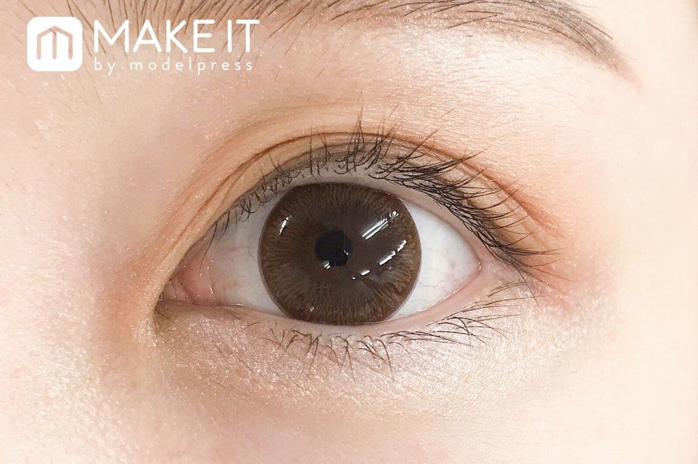 セザンヌ／トーンアップアイシャドウ／04 ピンクブラウン 使用 (C)メイクイット