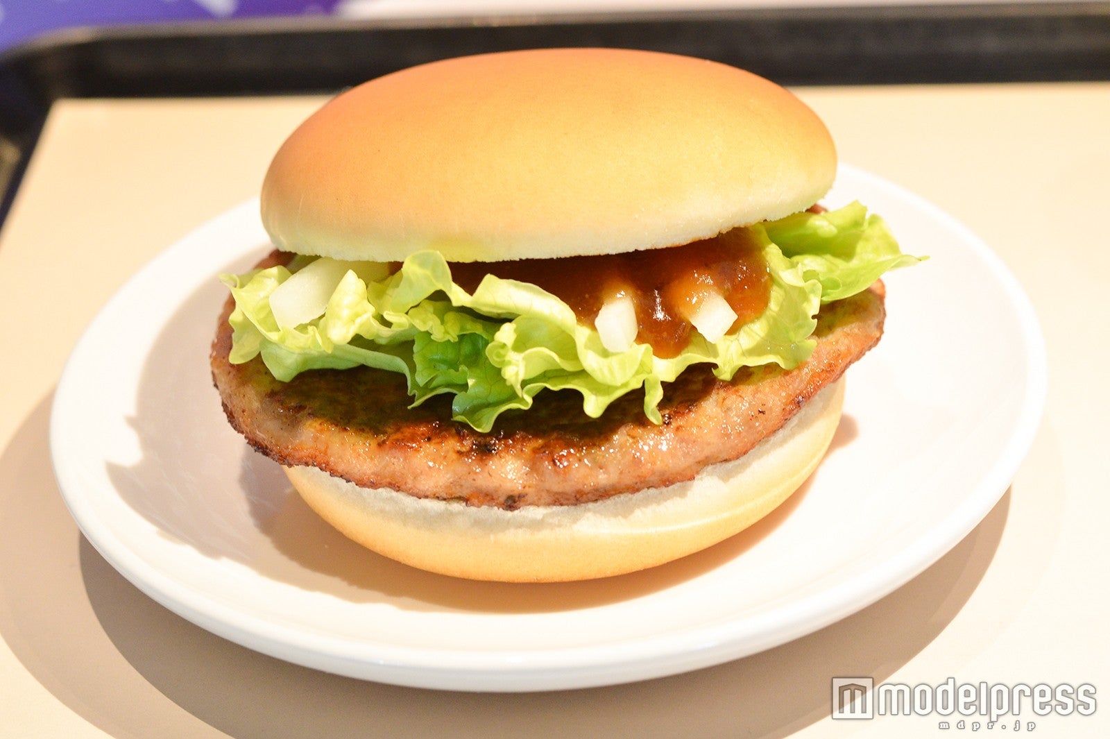 しょうが焼きバーガー（C）モデルプレス