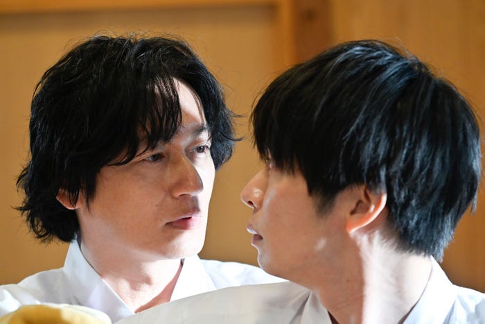 井浦新、田中圭「おっさんずラブ-リターンズ-」第3話(C)テレビ朝日