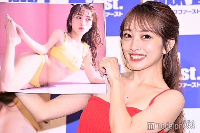 向井地美音/小嶋陽菜が絶賛した黄色いビキニの大胆カット(C)モデルプレス