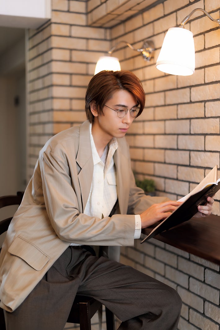 庄司浩平「モデルプレスカウントダウンマガジン vol.13」（東京ニュース通信社刊）写真：野間憲治