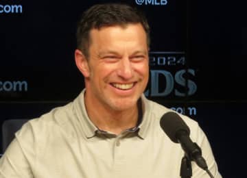 ドジャース タッカー獲得を成功させた剛腕編成部長 ファンも「畏怖と尊敬以外ない」「恐るべし」ディアス獲得時も迅速で密な動き 舞台裏は語られるか