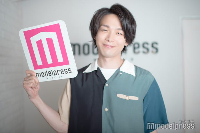 モデルプレスに来社 (C)モデルプレス