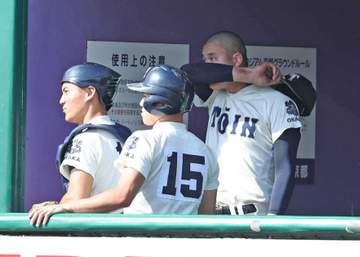 大阪桐蔭が逆転負け 先発・川本が六回途中7失点、14四死球に暴投と乱調 近畿準々決勝で明石商に敗れ、来春センバツ当確ならず