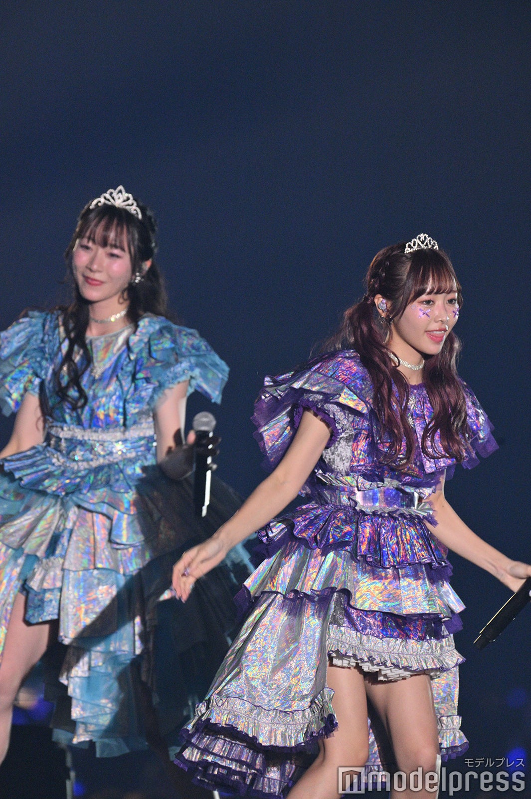 真中まな、仲川瑠夏（C）モデルプレス