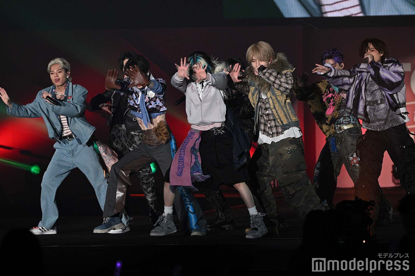 YOSHIKIプロデュースXY、独自の世界観で迫力のパフォーマンス 観客虜に