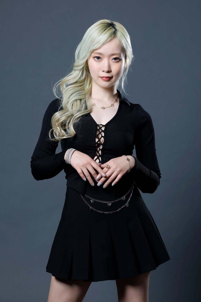 木下真佑「Dark Idol」(C)ABEMA