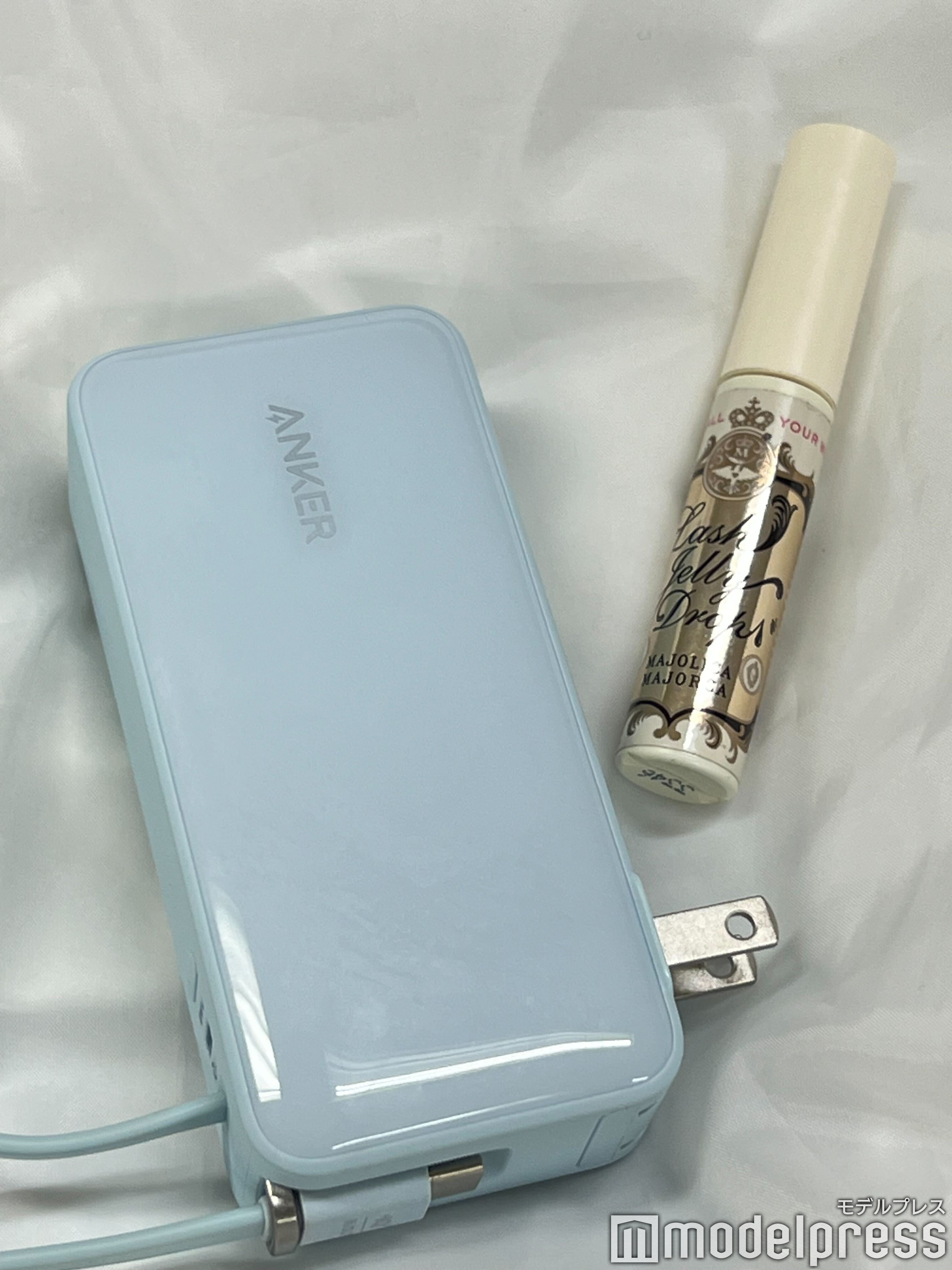 （左から）「アンカーモバイルバッテリー」「マジョリカ マジョルカ ラッシュジェリードロップ EX」