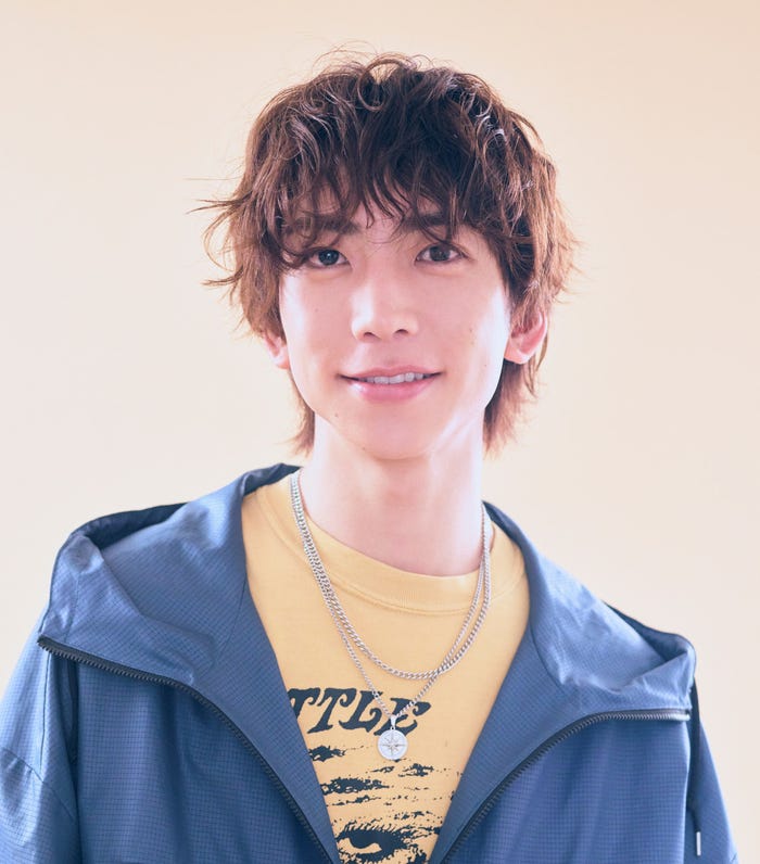 鈴木大河(C)「三人夫婦」製作委員会