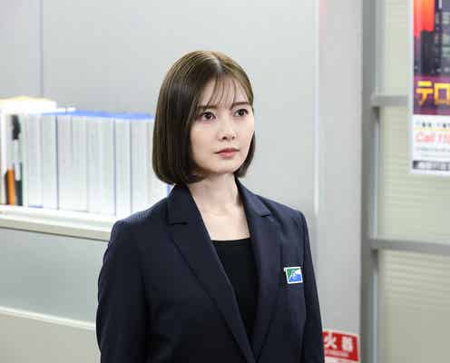 「教場0」白石麻衣、ベッドシーンで美背中披露「色気すごい」「見惚れた」反響続々