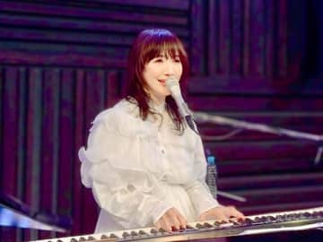 平松愛理 デビュー36年で初の弾き語りツアー折り返し「見た目以上にハード」