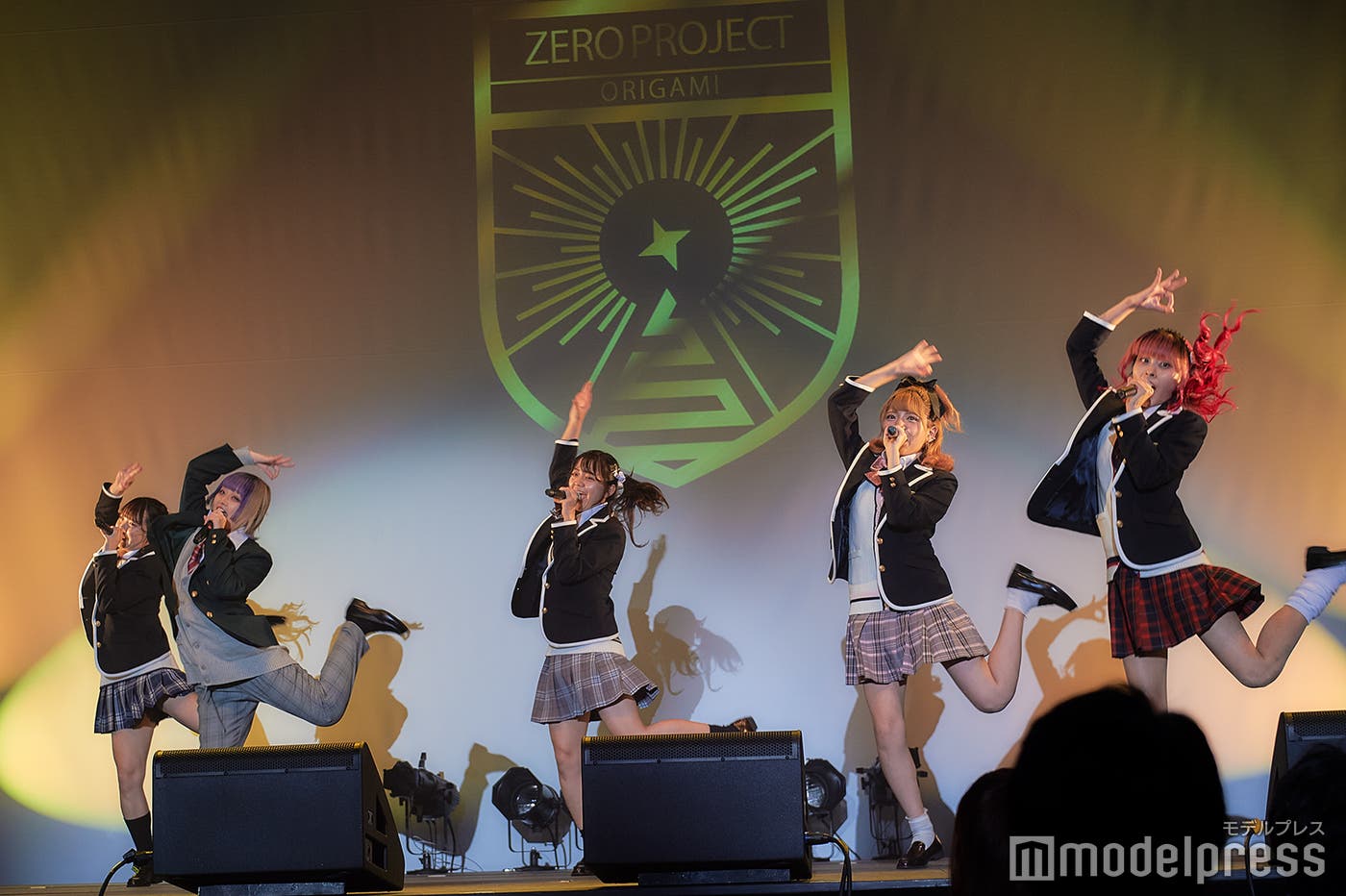 デビューライブの様子(C)モデルプレス