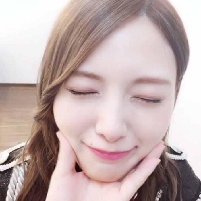 白石麻衣ら乃木坂46がネットで話題の あごのせ動画 神企画 にファン絶賛の声 モデルプレス 白石麻衣ら乃木坂46がネットで話題の あごのせ動画 神企画 にファン絶賛の声 モデルプレス