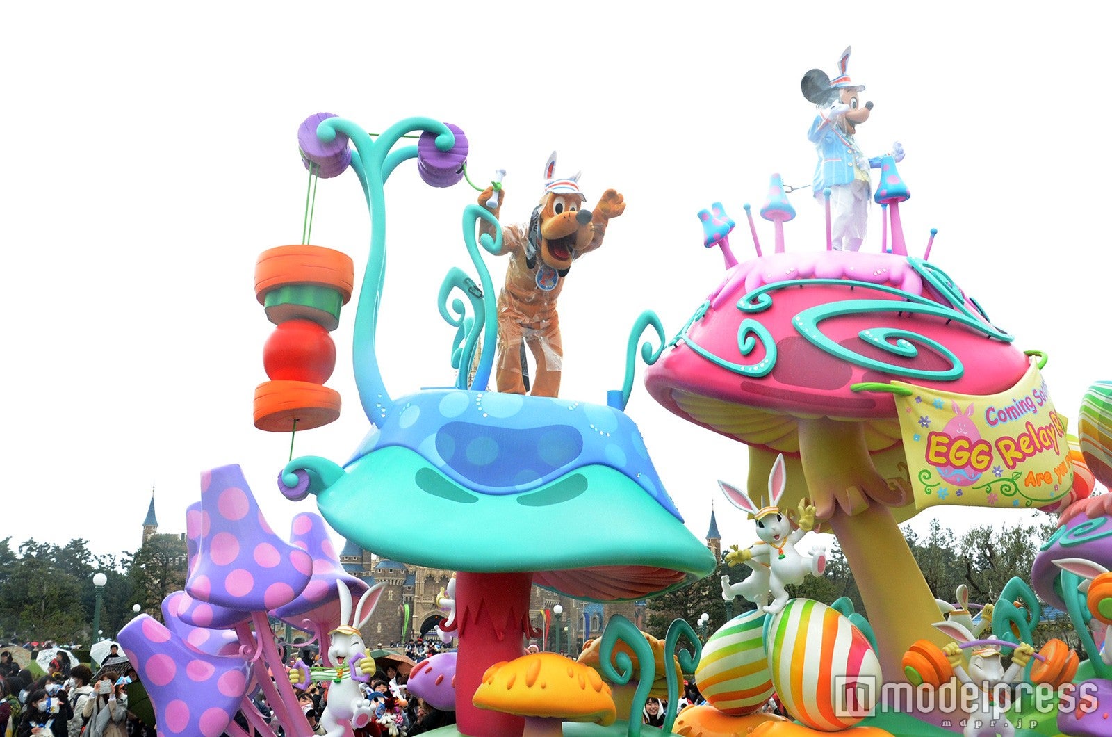 「ヒッピティ・ホッピティ・スプリングタイム」雨天バージョン（C）モデルプレス