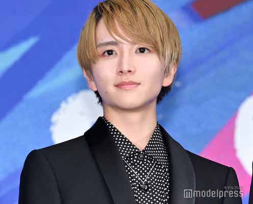 板垣李光人、金髪にヘアチェンジ 新ビジュアルでイベント登場【ブルーピリオド】