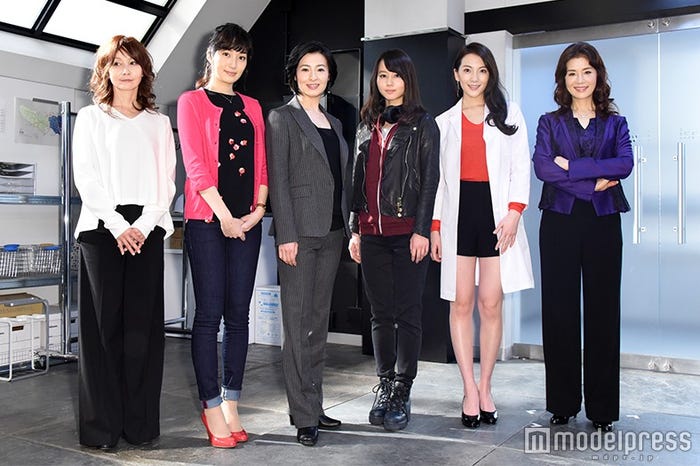 (左から)YOU、高梨臨、壇れい、堀北真希、知英、大地真央(C)モデルプレス