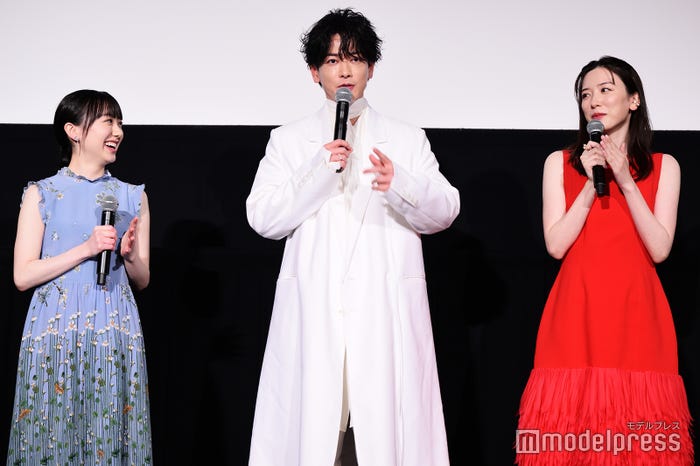 芦田愛菜、佐藤健、永野芽郁(C)モデルプレス