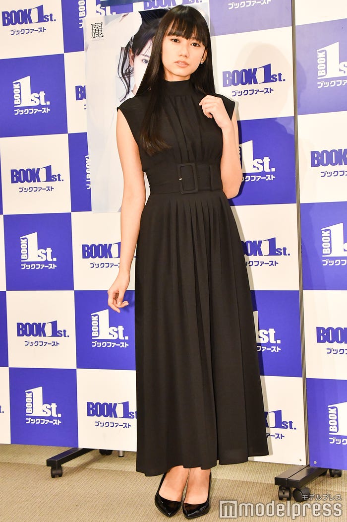 黒崎レイナ (C)モデルプレス