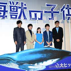 （左から）稲垣吾郎、浦上晟周、芦田愛菜、石橋陽彩、渡辺歩監督（C）モデルプレス