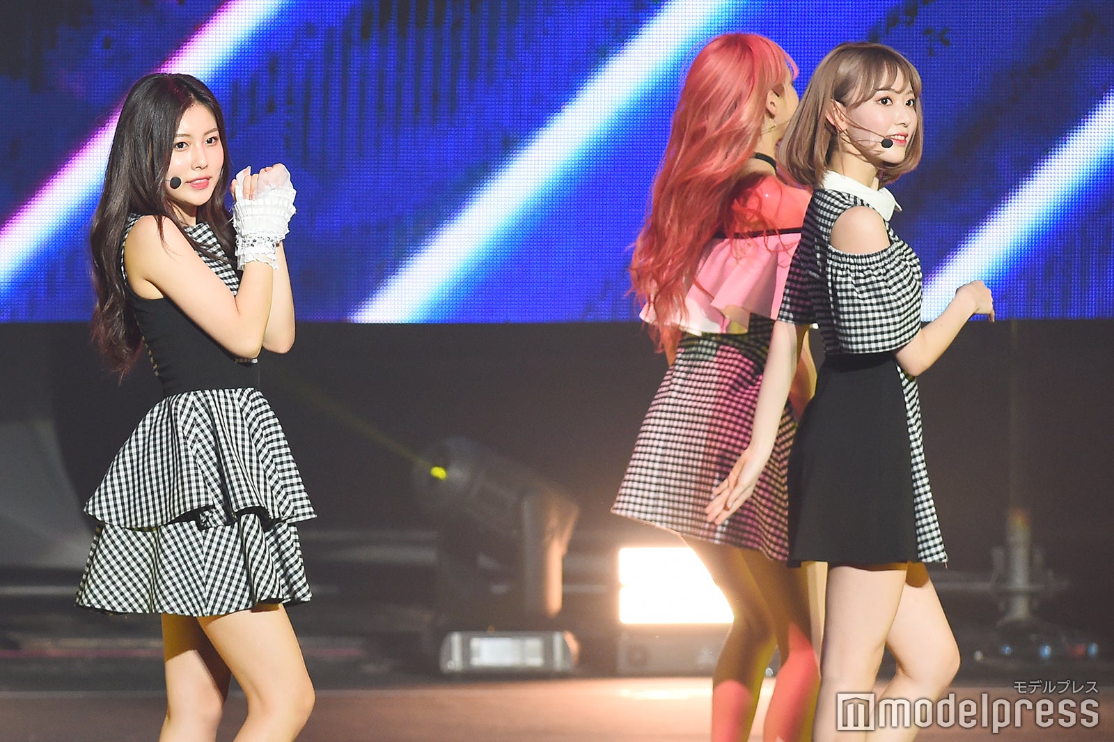 IZ*ONE （C）モデルプレス