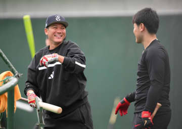 巨人 坂本勇人が送った岡本和真へのエール「ヤバい」「ドカ泣き」「泣かすなよ」Gファンの涙を誘う 心揺さぶる言葉が「カッコいい」