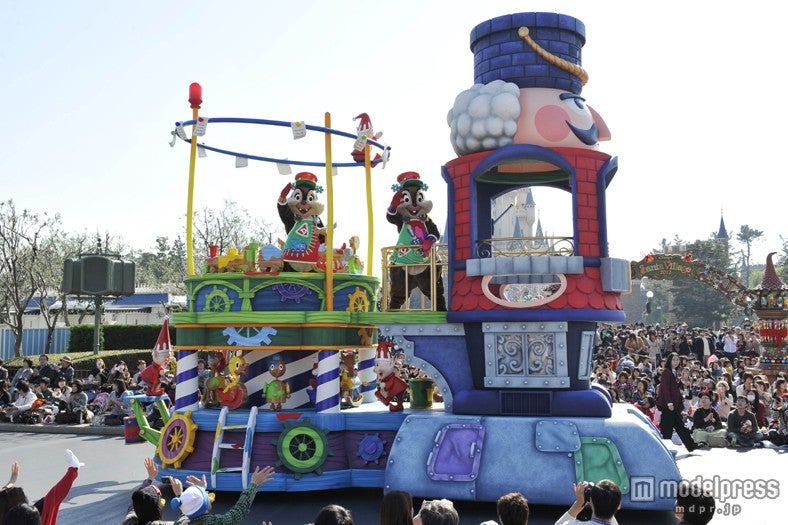 東京ディズニーランド「クリスマス・ファンタジー」のイメージ（C）Disney