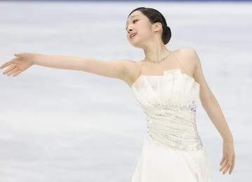 「うわぁぁぁ！」「あらら」五輪沸かせたフィギュア美女の激変姿に騒然 上目遣いでペタリ「か、かわいい」「貴重すぎる」