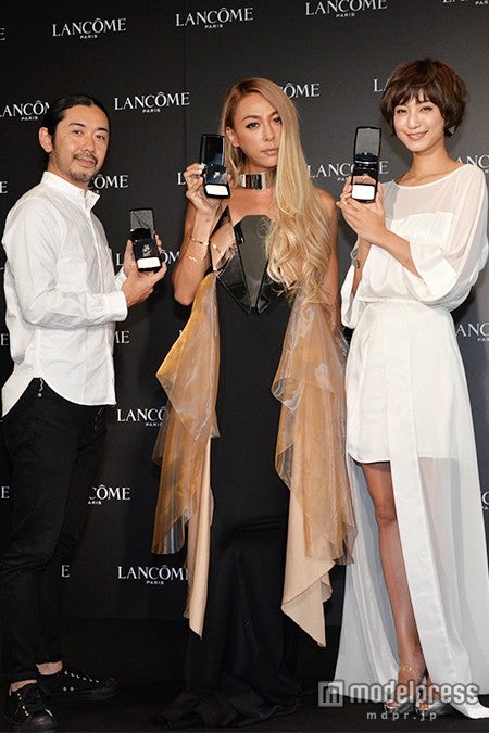 （左から）朝日光輝氏、GENKING、izu