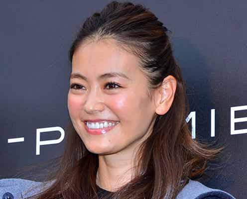 モデル葛岡碧、プロポーズは「言葉と手紙で」 結婚発表後初の公の場で笑顔振りまく